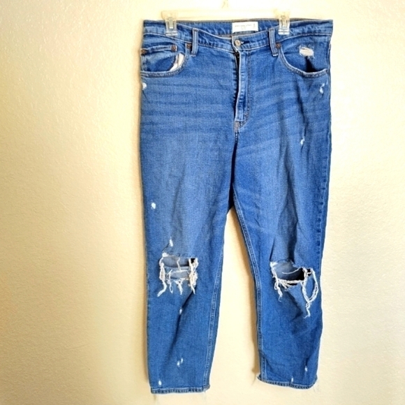 abercrombie and fitch the mom high rise distressed jeans sz 32/14 - Picture 1 of 8